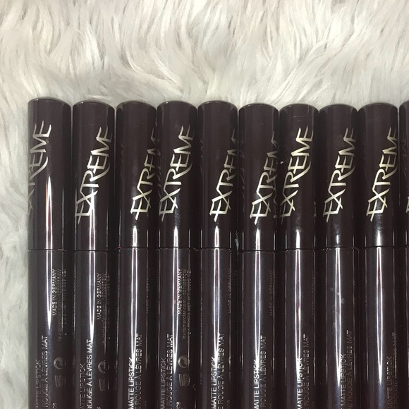 Laura Mercier Velour Extreme Matt’s Lipstick - Picture 2 of 2